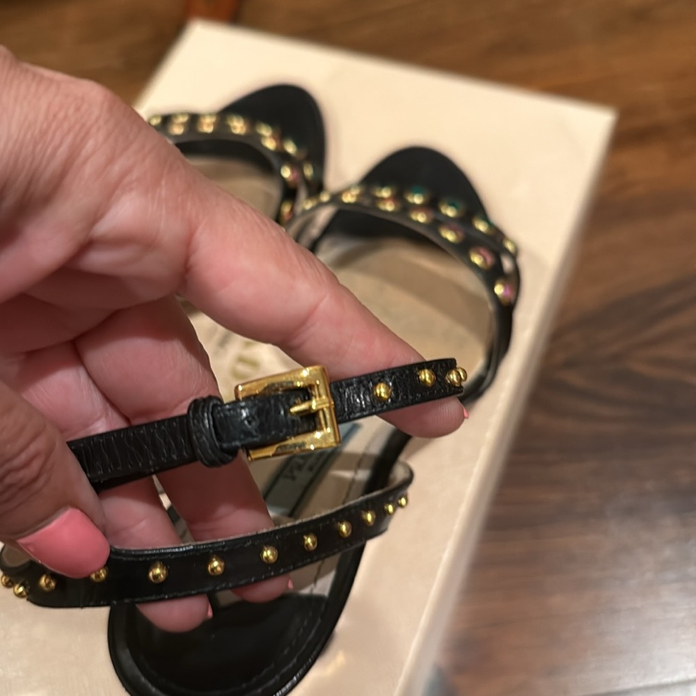 Prada black leather studs sandals gold heels - Picture 4 of 8